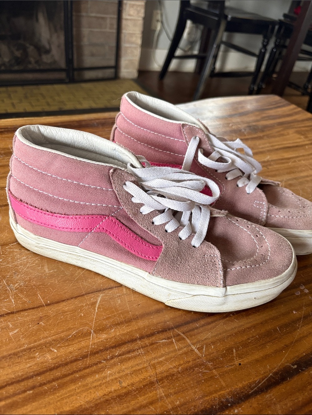 VANS women’s size 7.5 sneaker high top
